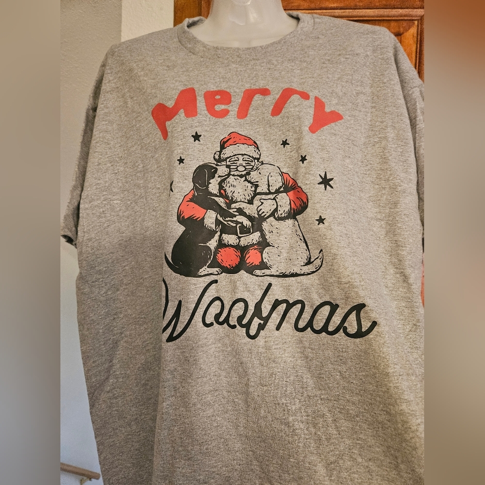 Gray 'Merry Woofmas' T-Shirt. XL. NEW. Buy 1 Clothing Item, Get 1 Free